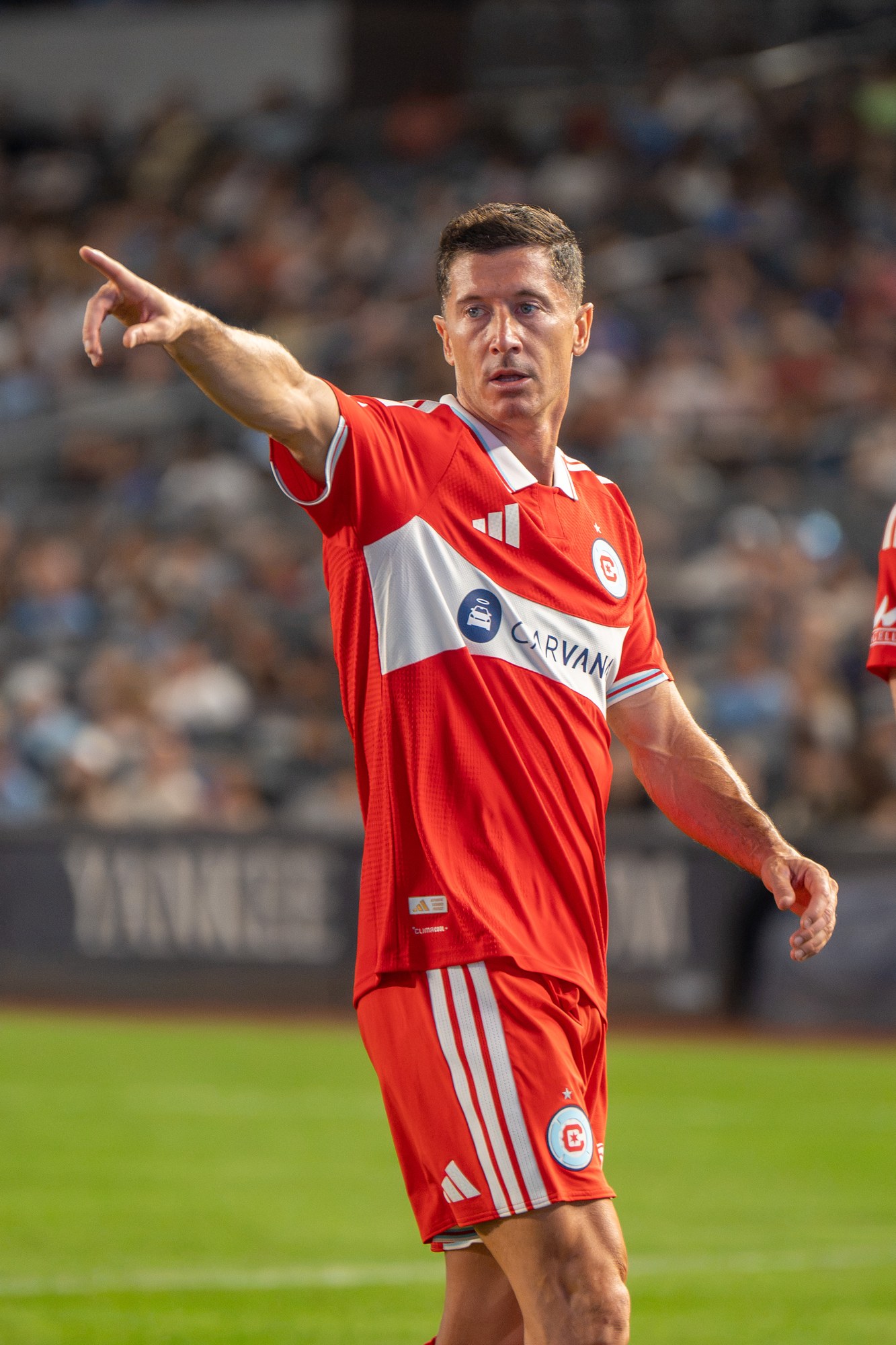Lewandowski ustawia kolegów w meczu z NYCFC w Nowym Jorku, lipiec 2026. W Chicago gra z numerem 9