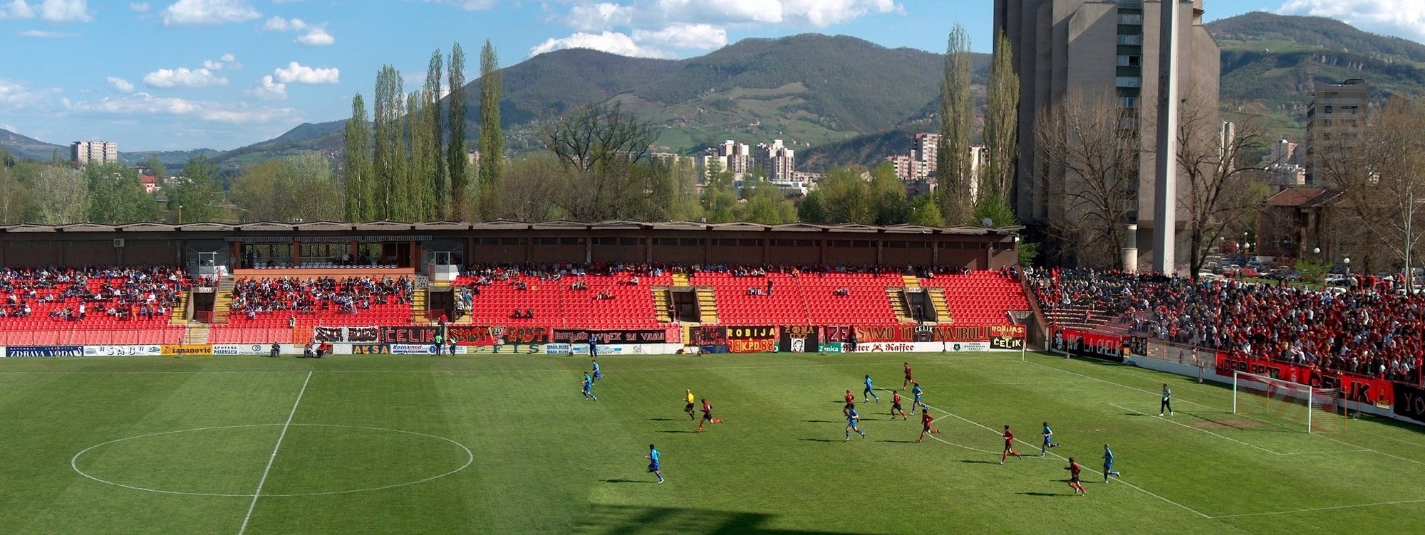 Stadion Bilino Polje w Zenicy, na którym Bośnia i Hercegowina pierwszy raz w historii pokonała Polskę. 5 października mecz oglądało 11 700 widzów
