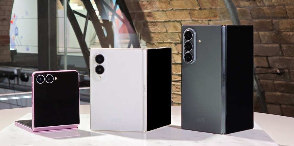Od lewej: Galaxy Z Flip8, nowy szeroki Galaxy Z Fold8 i Galaxy Z Fold8 Ultra. Zdjęcie z premiery w Londynie