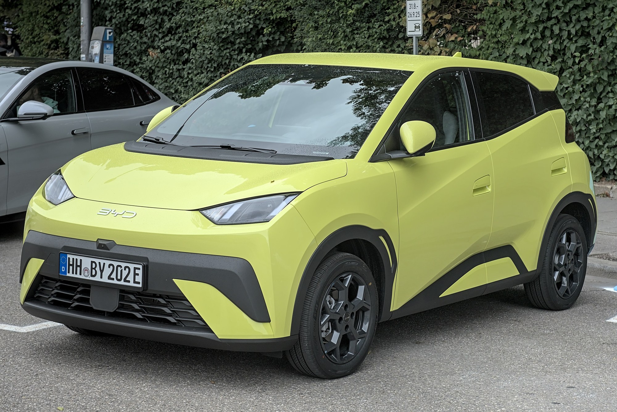 BYD Dolphin Surf, najmniejszy elektryk marki w Europie. To on ma jako pierwszy zjechać z taśmy w Segedynie